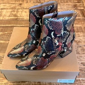 Steve Madden NIX snake print boots